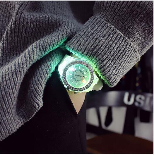 led Flash Luminous Watch Personality trends students lovers jellies woman men's watches 7 color light WristWatch relogio masculi
