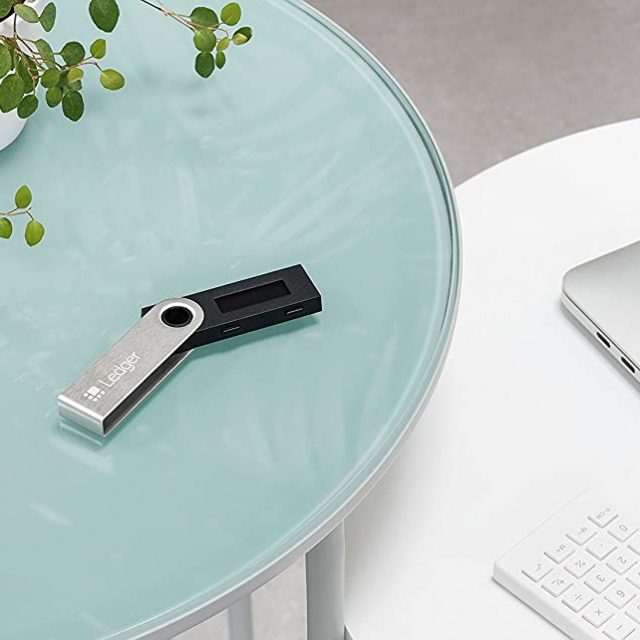 Ledger Nano S – The Best Crypto Hardware Wallet – Secure and Manage Your Bitcoin, Ethereum, ERC20 and Many Other Coins